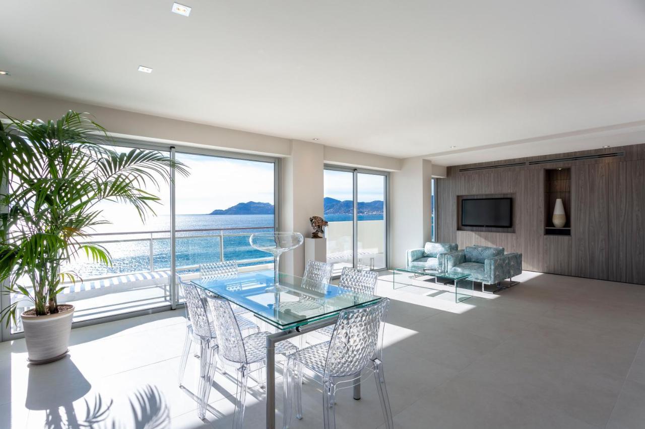 La Breathtaking Sea View Luxurious Design *