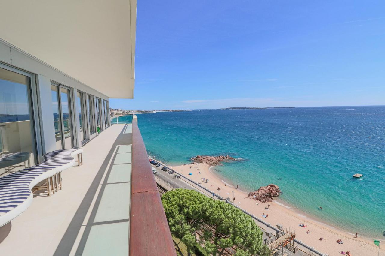 La Breathtaking Sea View Luxurious Design *